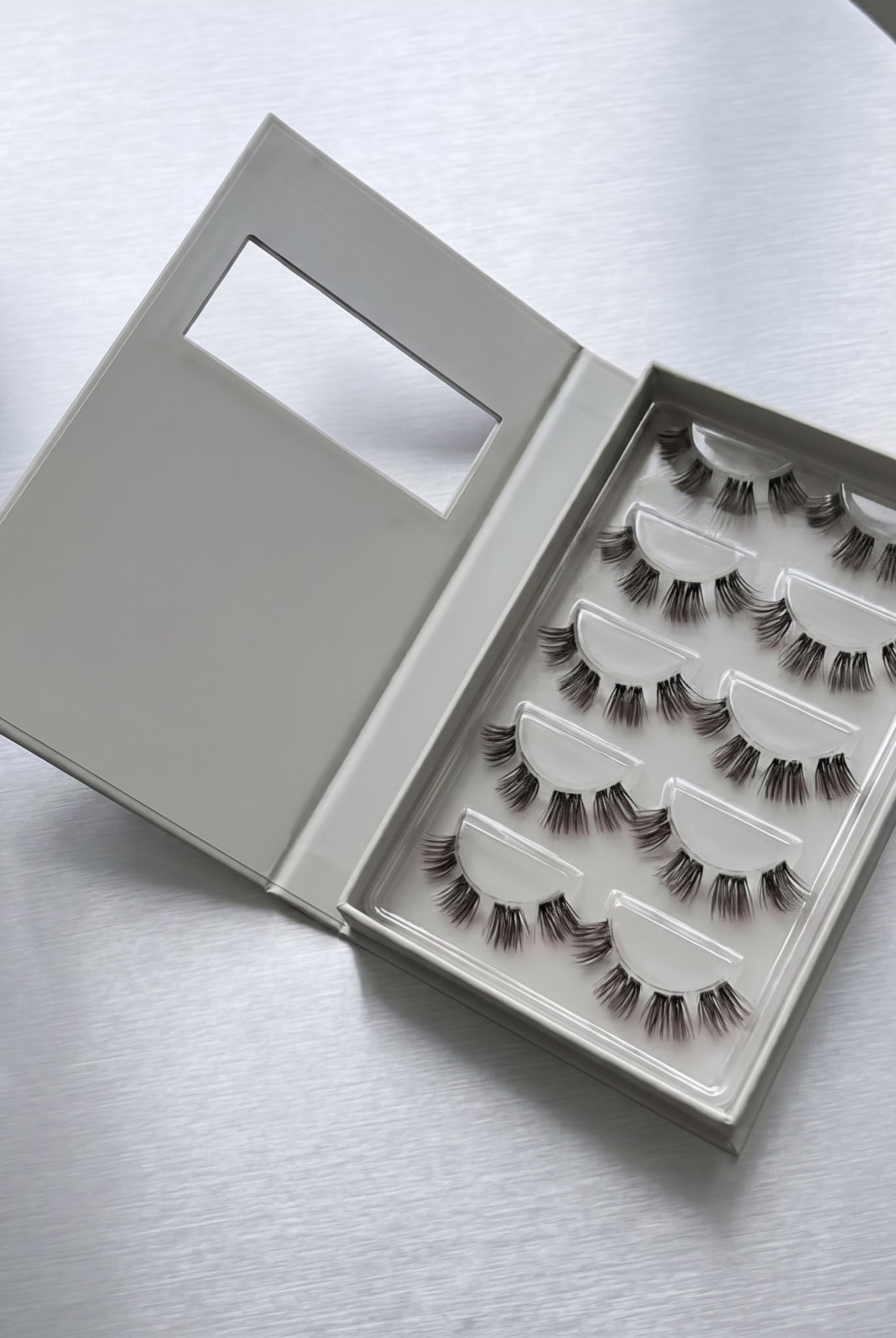 Offene GLAM Lash Box mit 5 fertigen Lash Sets