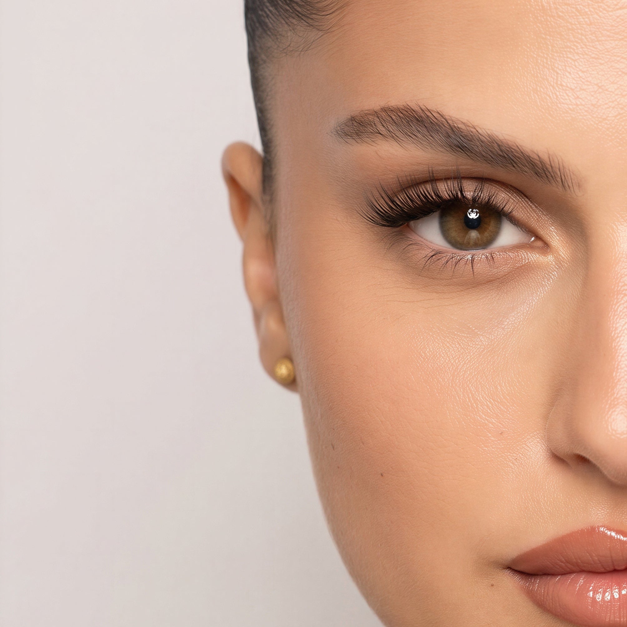 VOLUME DIY Wimpern mit voluminösem Studio-Look